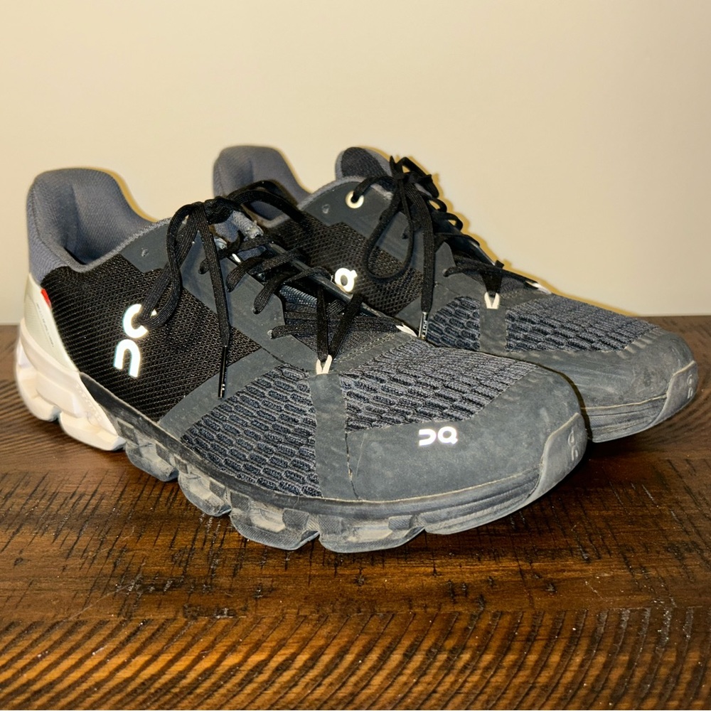 ON Cloudflyer Running Shoes Size 8.5